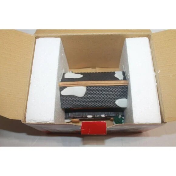 1999 St. Nicholas Square Christmas Village Porcelain Covered Bridge - Picture 2 of 7